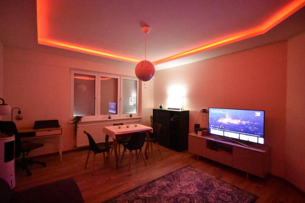 Lejlighed Renovated Stylish Flat At The Castle&metro